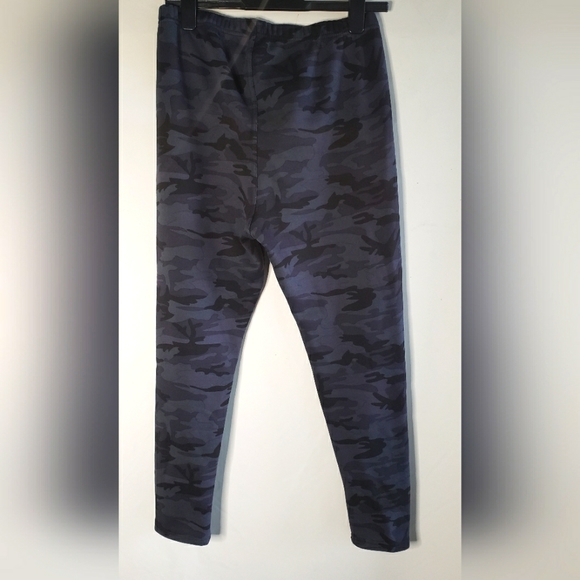 Cozy lined thermals w super soft and fuzzy lining black and gray camo - Picture 8 of 9